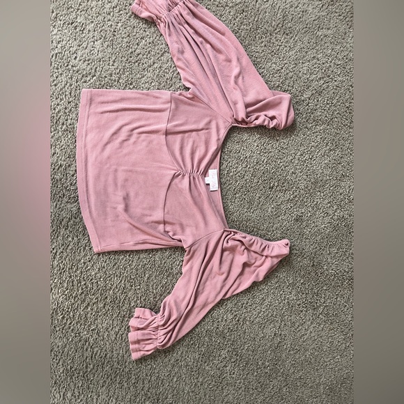 Elegant Mauve Off-Shoulder Women's Top size small - Picture 2 of 2